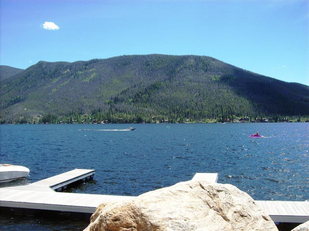 Western Riviera Lakeside Lodging Grand Lake Rum bild